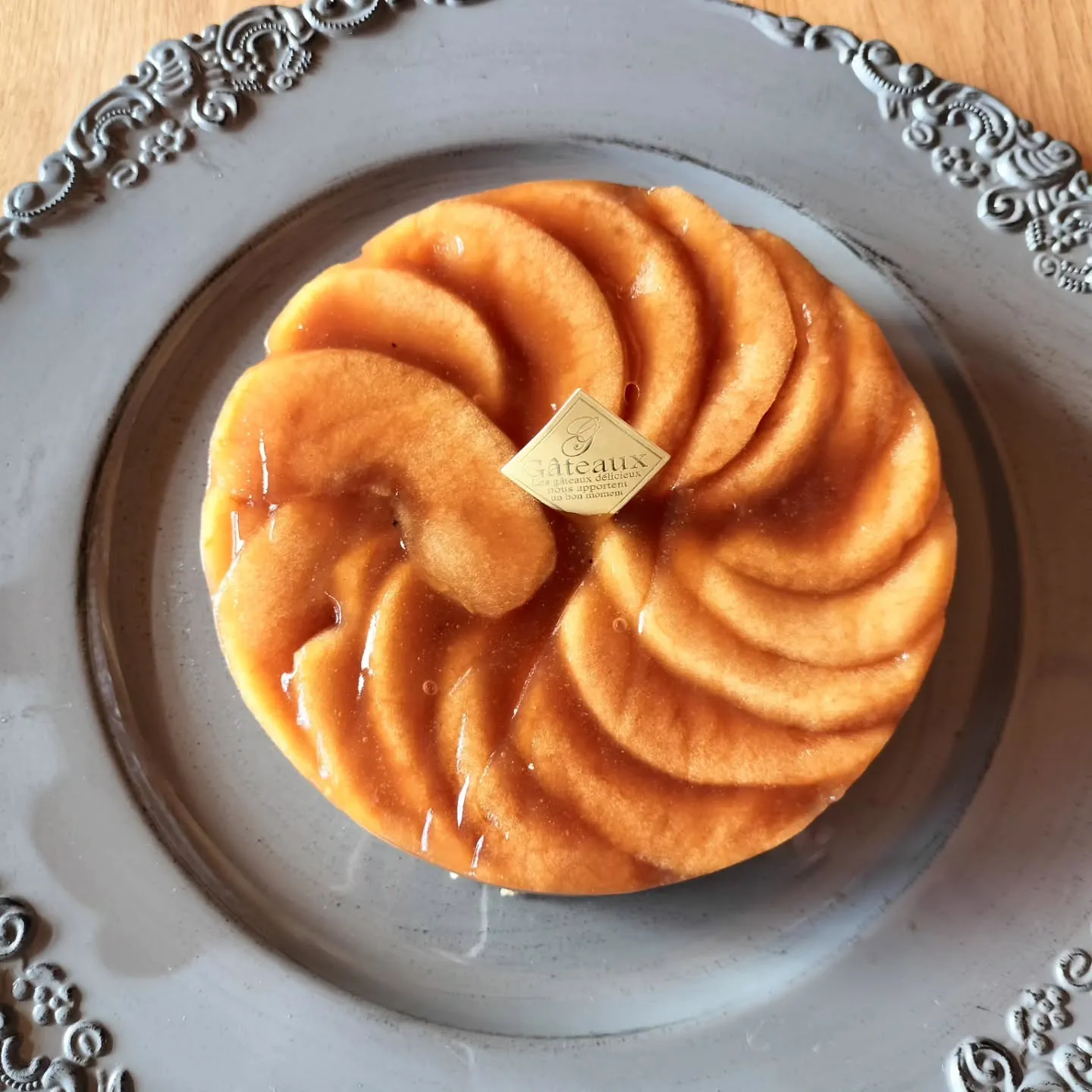 今日もふるさと納税販売に向けてケーキ製造